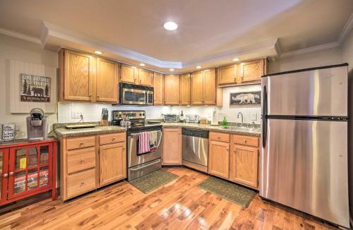 Hillcrest House | 1 Block to Downtown: Cozy Condo by Mirror Lake