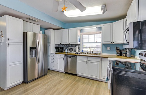 Surfside Beach House | 1 Block to Surfside Beach: Home w/Deck!