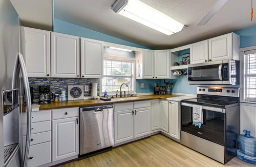 Surfside Beach House | 1 Block to Surfside Beach: Home w/Deck!
