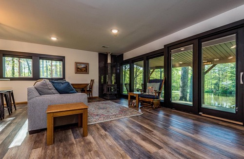 Helmsburg Cabin | 1+BR, 1BA