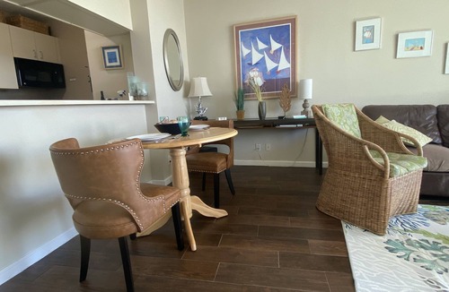 Galveston Condo | 1-br 2balcony Galvestonian condo directly on beach! No highway! Close to Strand