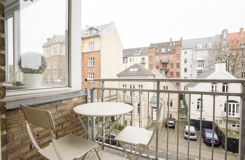 Frederiksberg C Apartment | 1-BR apartment w/a balcony in Frederiksberg - 250