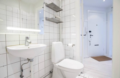 Frederiksberg C Apartment | 1-BR apartment w/a balcony in Frederiksberg - 250