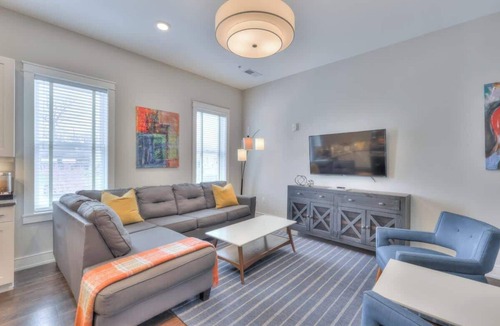 12 South Condo | 1-BR Condo in 12 South I Unit 204