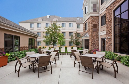 Eagan Condo | 1 BR Suite 5 Mns to Mall of America + Free Wi-Fi!