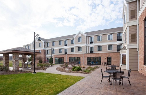 Oconomowoc Apartment | 1-BR Suite With Two Double Beds & Full Kitchen