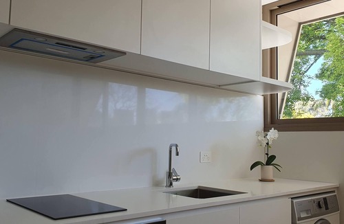 Glebe Apartment | 1 BR unit with leafy outlook & dedicated workspace