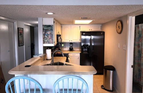 Briarcliff Apartment | 1 BR Waterfront Condo #104