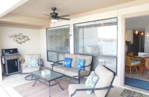 Briarcliff Apartment | 1 BR Waterfront Condo with lake access, pool & hot tub