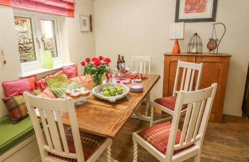 Grassington House | 1 Bridge End & Garden