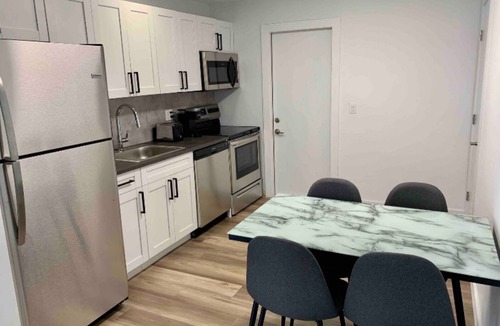 Harbordale Apartment | #1 - Centrally Located!