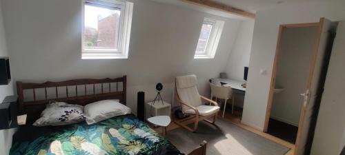 Roubaix House | 1 Chambre dans une maison partagée - salle de bain privée - à côté du métro