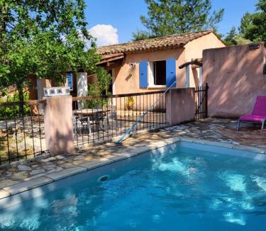 Vagnas House | 1 Chambre piscine commune et 1 Gite piscine privée La Sauvasse