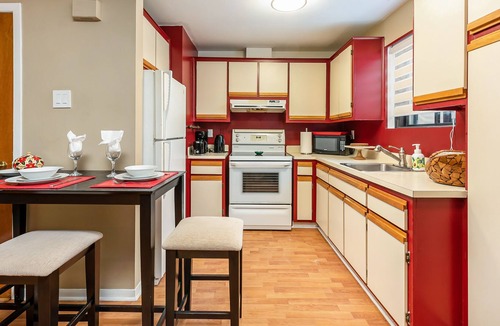 Ahuntsic-Cartierville Apartment | 1 - CHIC DESIGNER LOVELY BEAUTIFUL COZY FLAT 1BDR