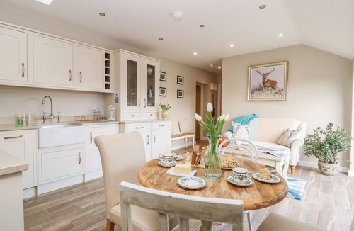 Fridaythorpe Cottage | 1 Church Barns