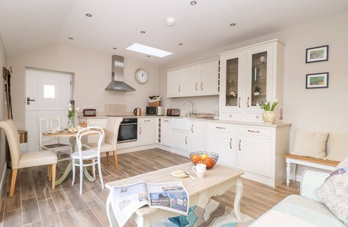 Fridaythorpe Cottage | 1 Church Barns