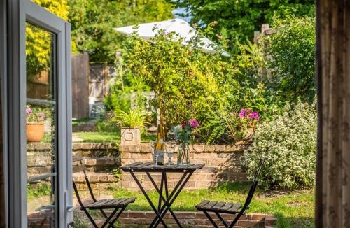 Plumpton Green House | 1 Church Cottages