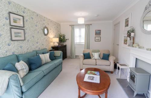 Long Melford House | 1 Coconut Cottage, Long Melford