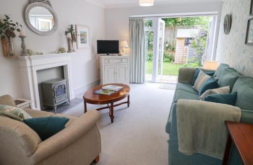 Long Melford House | 1 Coconut Cottage, Long Melford