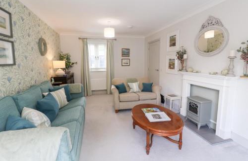 Long Melford House | 1 Coconut Cottage, Long Melford