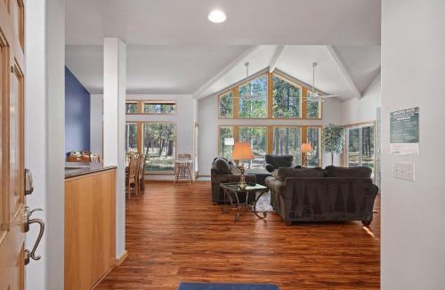 Sunriver House | 1 Colonial