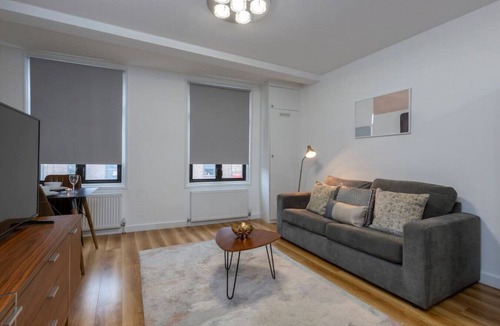 Camden Town Apartment | 1 CT - Olivia Suite · Deluxe Central London Camden Apartment