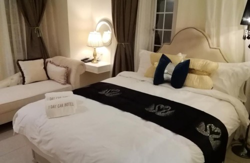 Taman Perdana Hotel | 1 Day Car Hotel Station 18