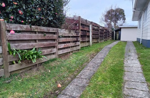 Selwyn Heights Ski Chalet | 1 Double 1 Sofa Beds Garden Chalet B