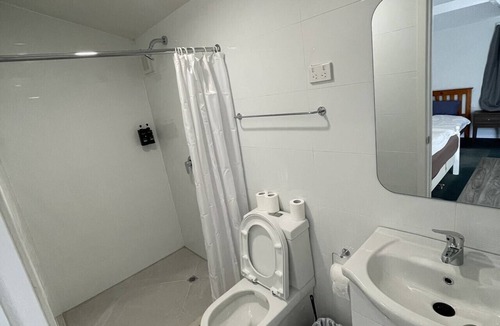 Rotorua Ski Chalet | 1 Double and 1 single Bed unit B