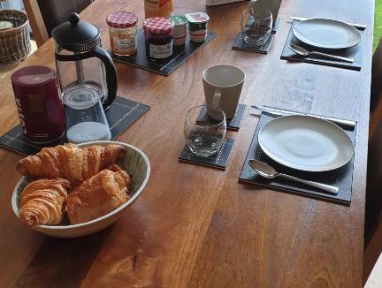 Chapeltown Bed & Breakfast | 1 double guest bedroom in my home North Leeds