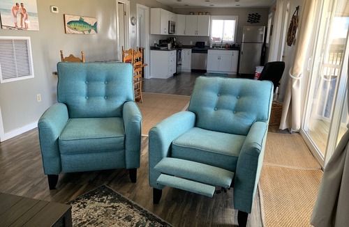 East End House | 1 Fish, 2 Fish. Great beach views, great value - updated 2/2 - No Hidden Fees