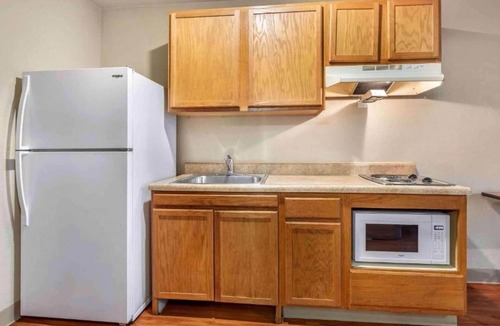 Shreveport Apartment | 1 Full Bed | ADA/Tub/Non-Smoking/Kitchen