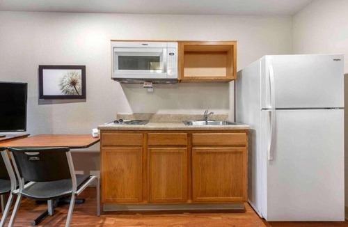 Shreveport Apartment | 1 Full Bed | ADA/Tub/Non-Smoking/Kitchen