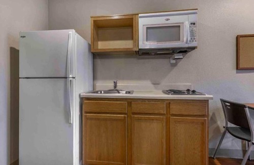 Bossier City Apartment | 1 Full Bed | ADA/Tub/Non-Smoking/Kitchen