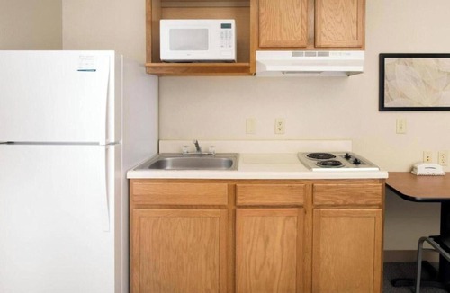 Wichita Apartment | 1 Full Bed | ADA/Tub/Non-Smoking/Kitchen
