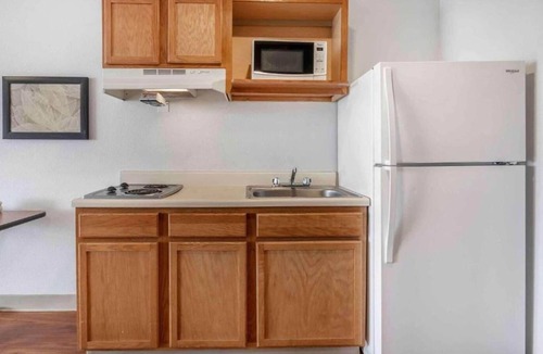 Wichita Apartment | 1 Full Bed | ADA/Tub/Non-Smoking/Kitchen