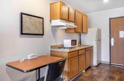 Wichita Apartment | 1 Full Bed | ADA/Tub/Non-Smoking/Kitchen