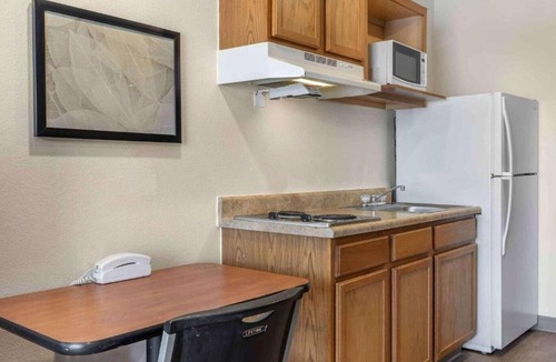 Wichita Apartment | 1 Full Bed | ADA/Tub/Non-Smoking/Kitchen