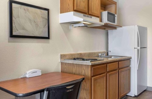Wichita Apartment | 1 Full Bed | ADA/Tub/Smoking/Kitchen