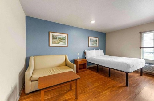 Norman Apartment | 1 FULL BED | NON-SMOKING, KITCHEN