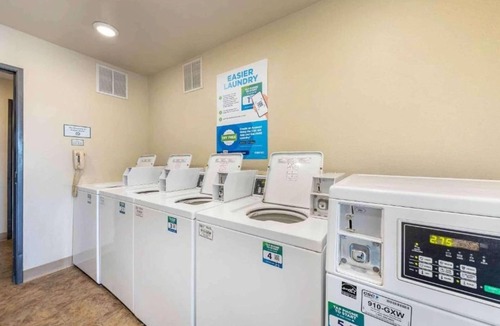 Norman Apartment | 1 FULL BED | NON-SMOKING, KITCHEN