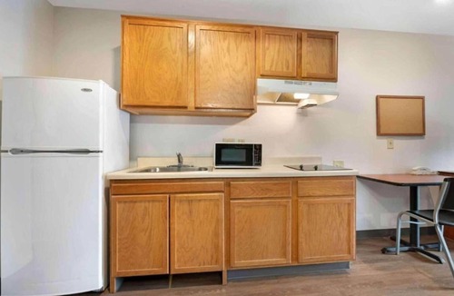 Sharonville Apartment | 1 Full Bed | Non-Smoking, Kitchen