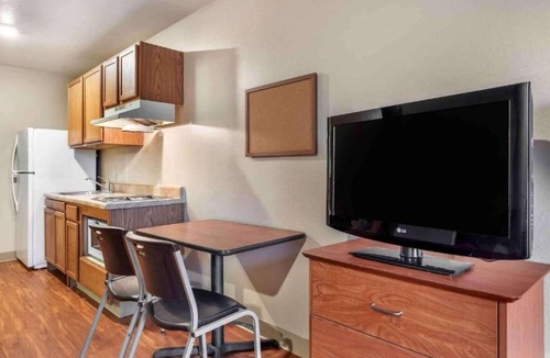 Shreveport Apartment | 1 Full Bed | Non-Smoking, Kitchen