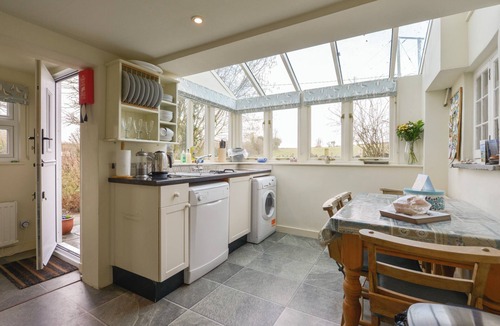 Burgh Island Cottage | 1 GABBERWELL COTTAGES, pet friendly in Kingston, Kingsbridge