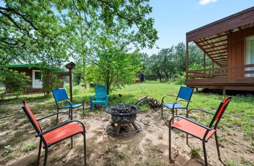 Hico House | 1 Hico Glamping Farm Animals Campfire near Glen Rose by Vacation Your Way