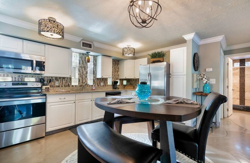 Mid Island Apartment | 1 Island Hideaway