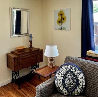 Las Cruces House | 1 king bd with big fenced back yard pets welcome