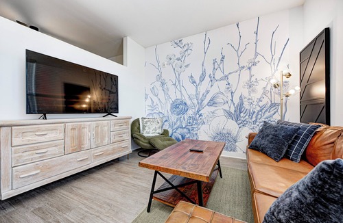 Noblesville Apartment | 1 King bed/1bth Studio