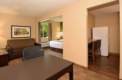 Mishawaka Apartment | 1 King Bed | Hearing Accessible, Kitchen