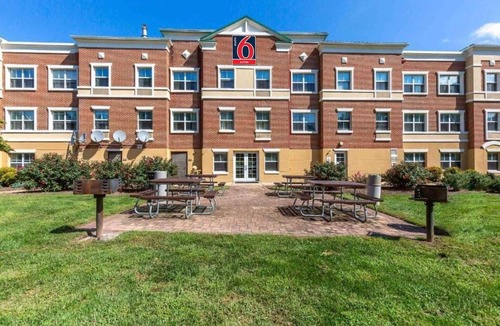 Gaithersburg Apartment | 1 King Bed | Hearing Accessible, Kitchen